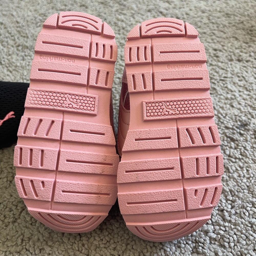 SHOES FOR KIDS - Picture 3 of 11